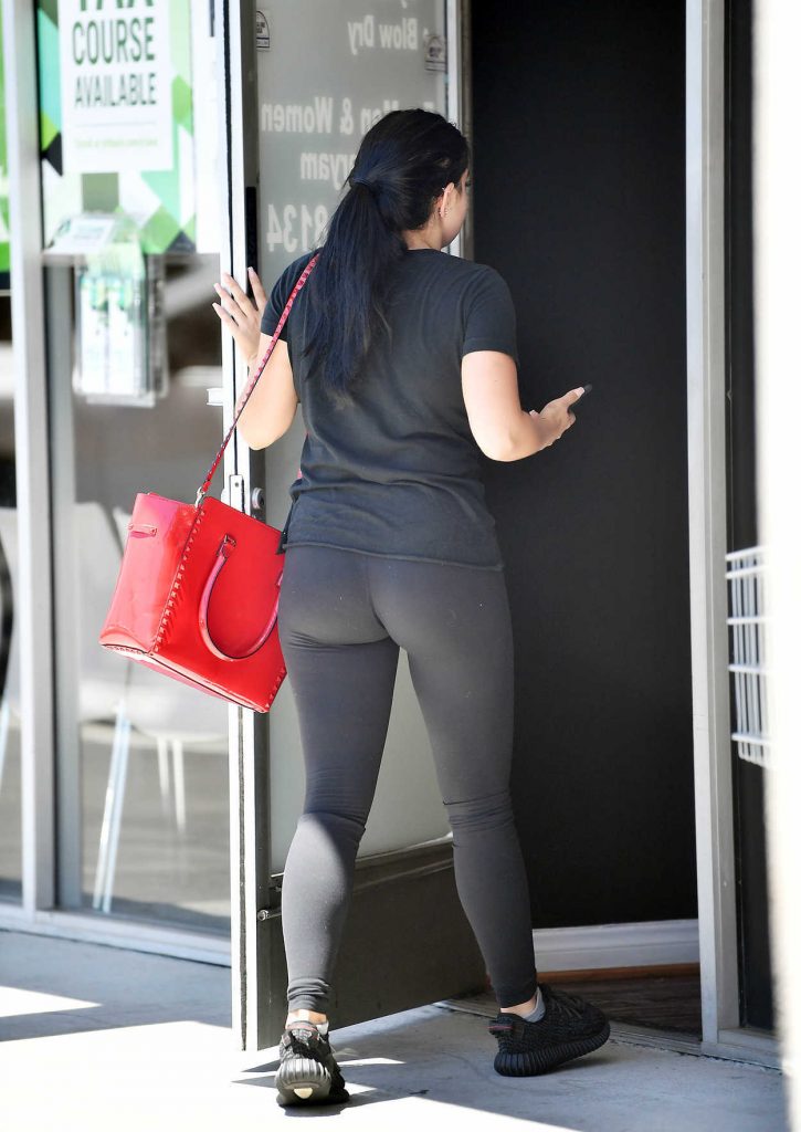 Ariel Winter Arrives at a Beauty Salon in North Hollywood 08/08/2017-4