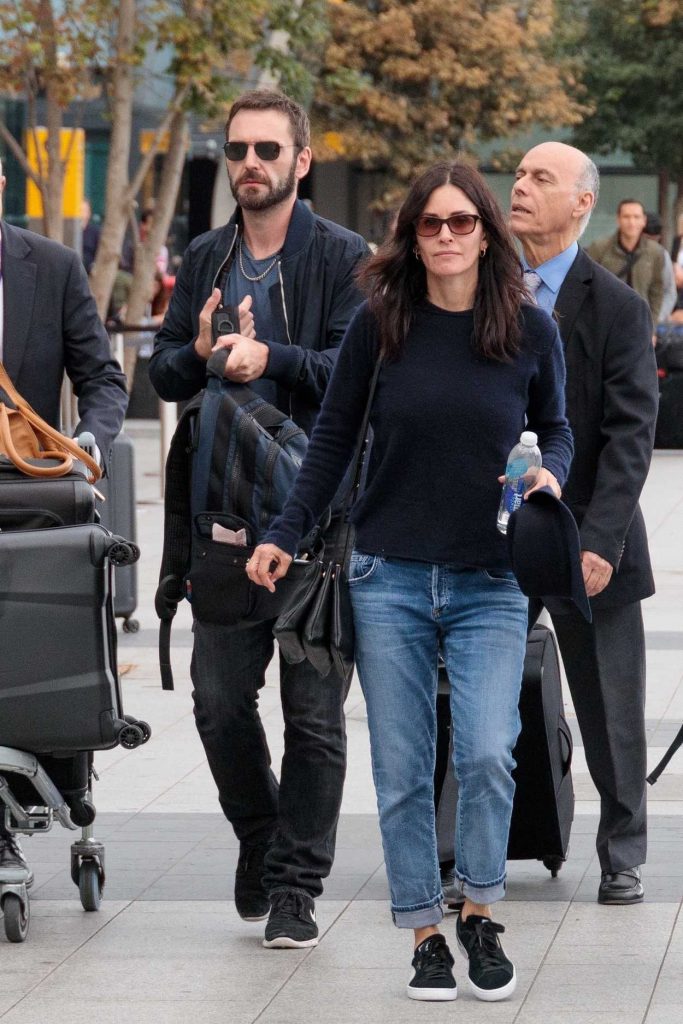 Courteney Cox Arrives at Heathrow Airport in London 08/04/2017-1