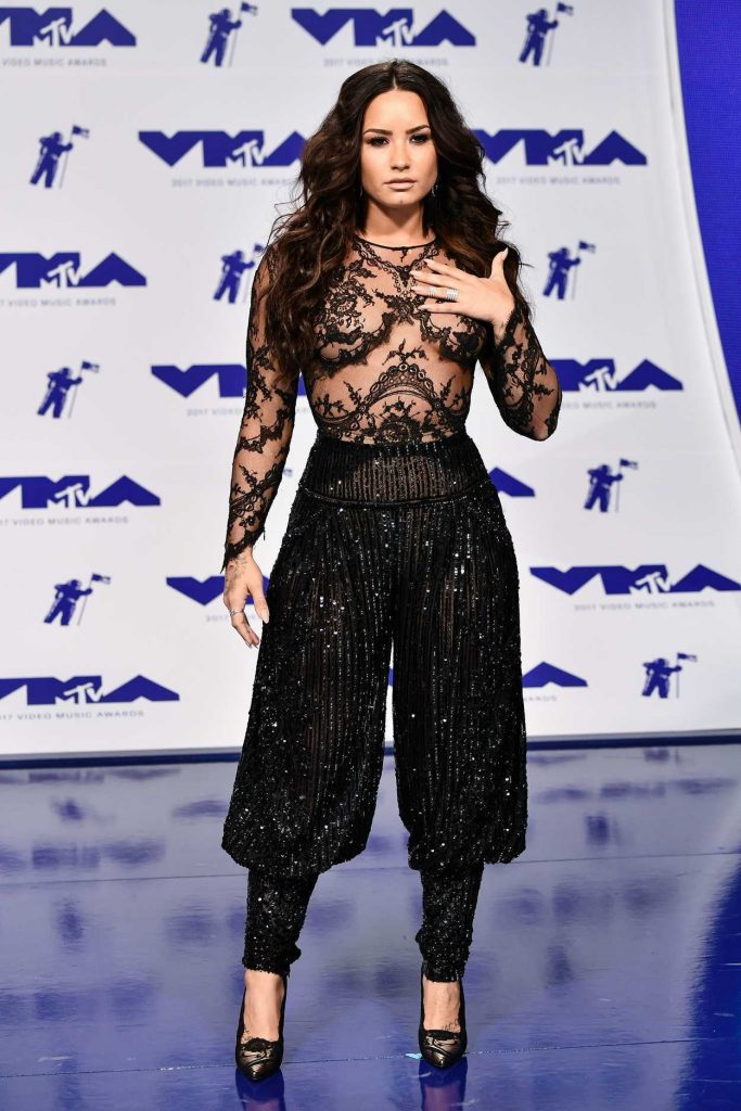 Demi Lovato at the 2017 MTV Video Music Awards in Los Angeles 08/27/2017-1