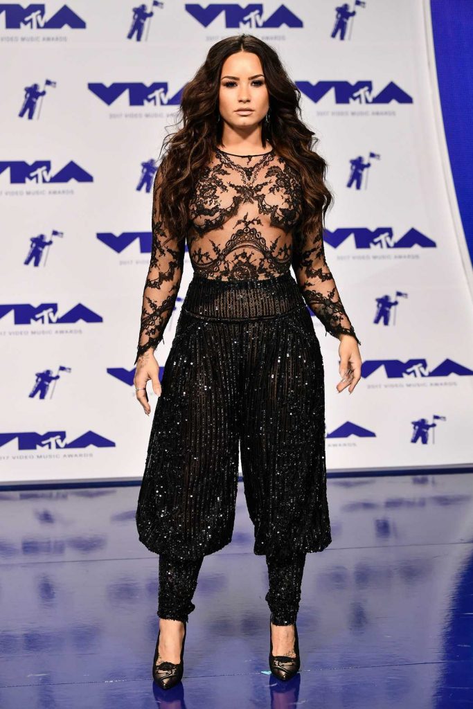 Demi Lovato at the 2017 MTV Video Music Awards in Los Angeles 08/27/2017-2