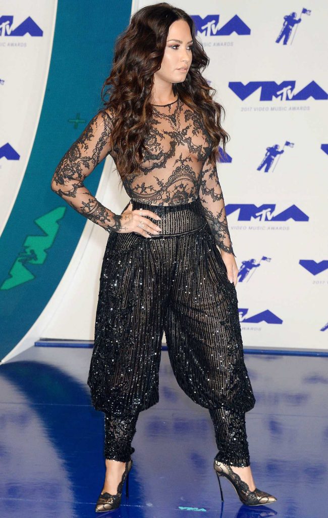 Demi Lovato at the 2017 MTV Video Music Awards in Los Angeles 08/27/2017-4