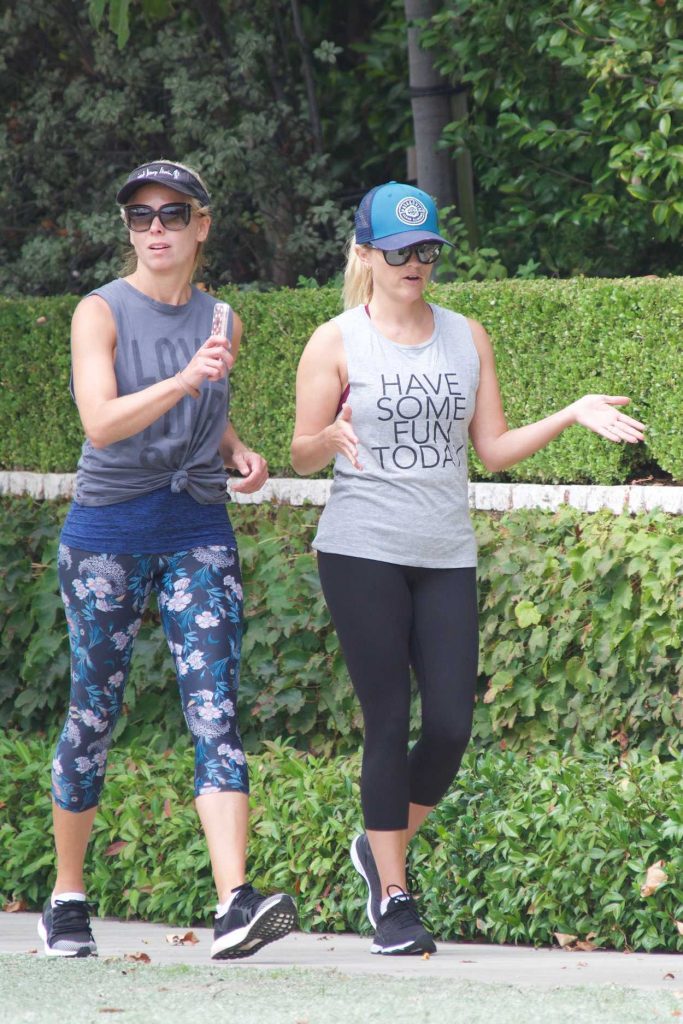 Reese Witherspoon Out for a Jog in Brentwood 08/27/2017-5