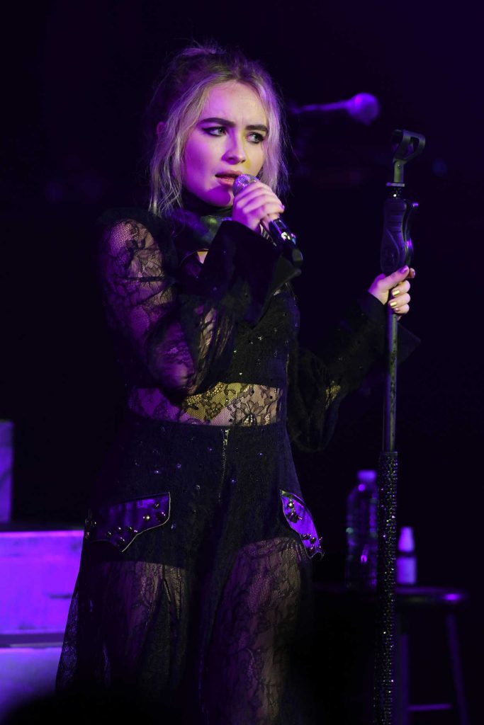 Sabrina Carpenter Performs at Concert in Miami 08/04/2017-1