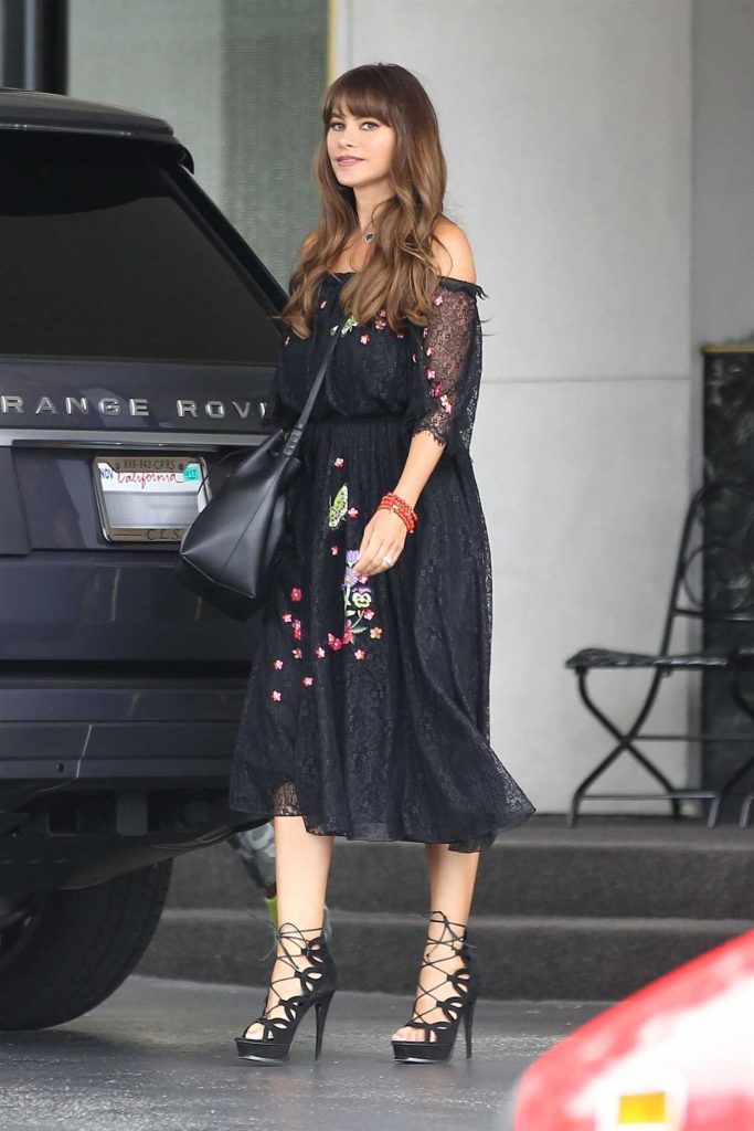 Sofia Vergara Goes Shopping at Saks Fifth Ave in Beverly Hills 08/03/2017-3