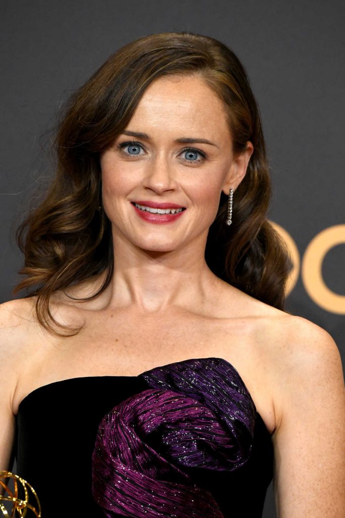 Alexis Bledel at the 69th Annual Primetime Emmy Awards in Los Angeles 09/17/2017-5