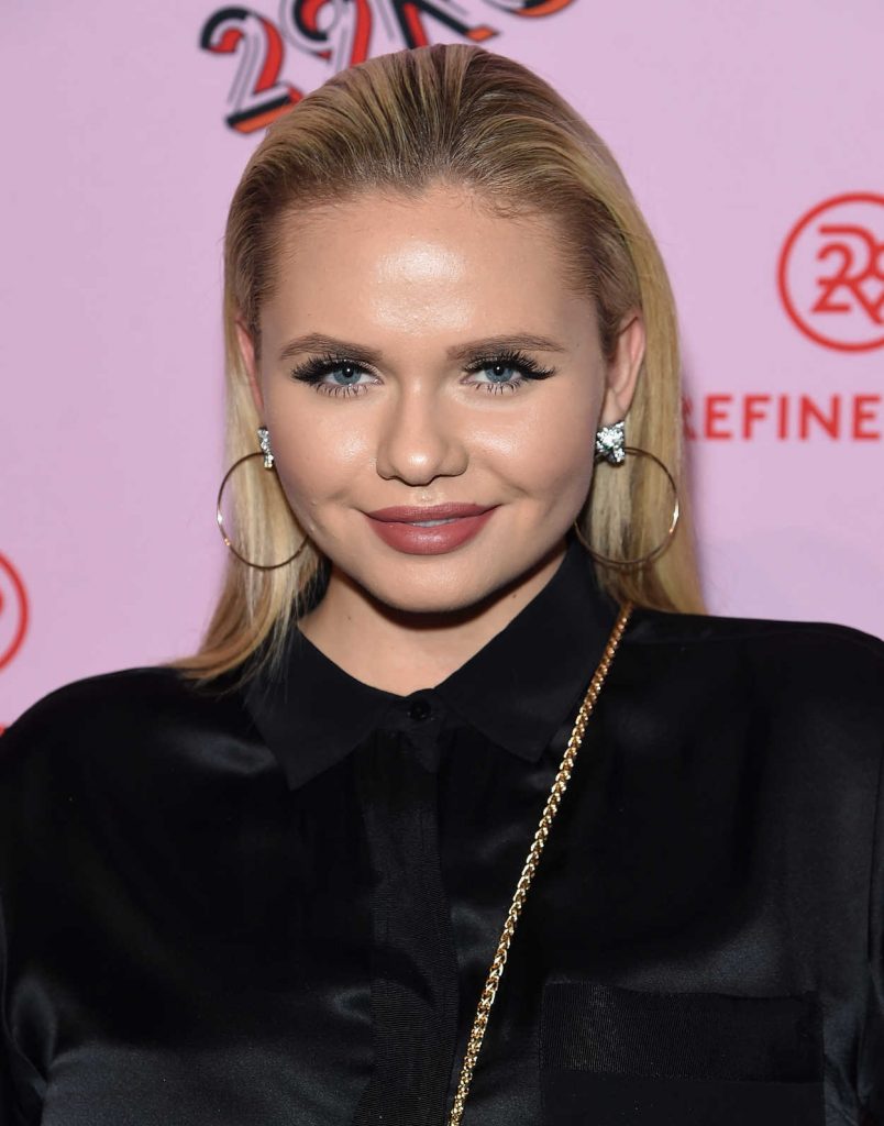 Alli Simpson at the Refinery29 Third Annual 29Rooms: Turn it Into Art Event in Brooklyn 09/07/2017-5