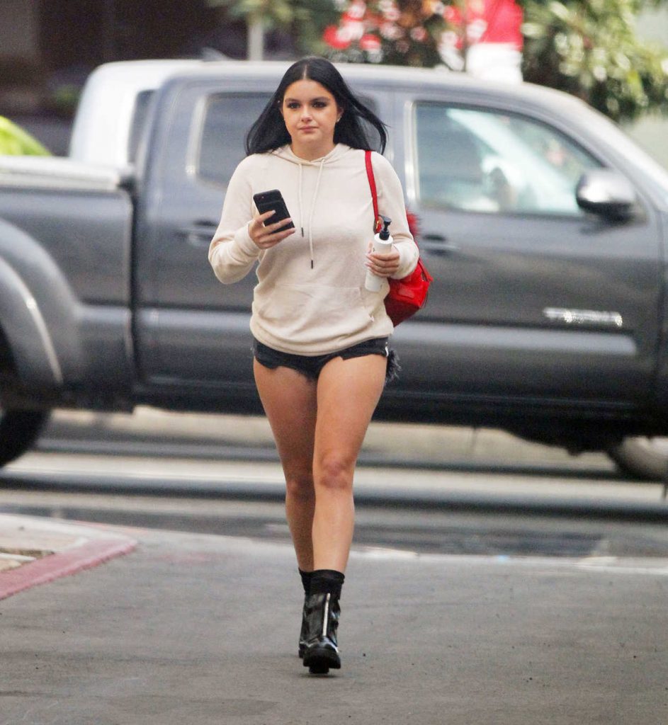 Ariel Winter Was Seen Out in Hollywood 09/14/2017-1
