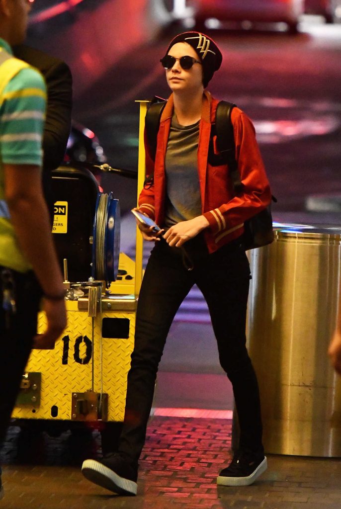 Cara Delevingne Was Spotted at LAX Airport in Los Angeles 09/14/2017-2