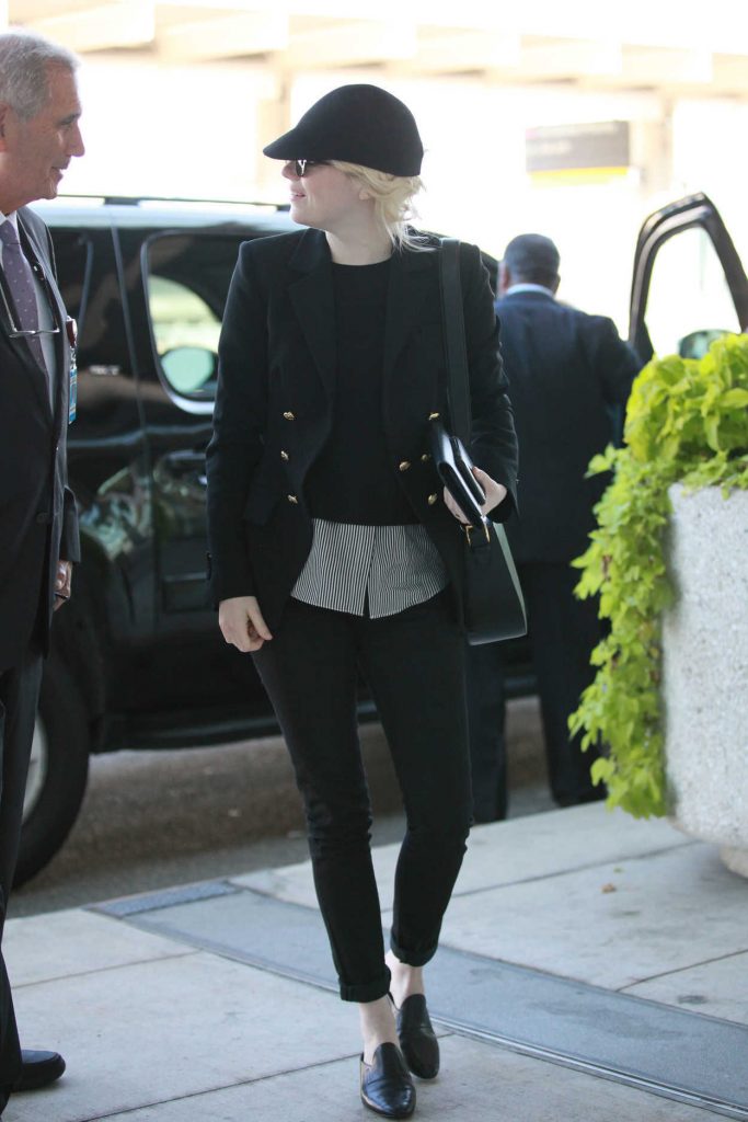 Emma Stone Was Spotted at Toronto Pearson International Airport in Toronto 09/11/2017-2