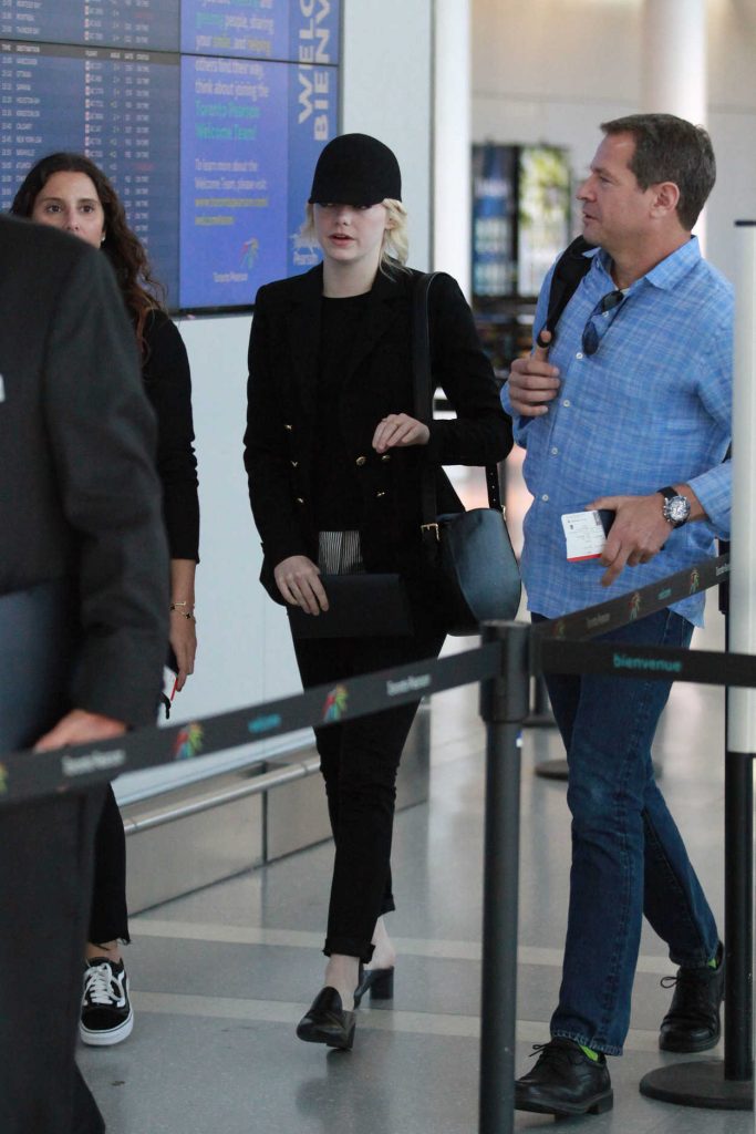 Emma Stone Was Spotted at Toronto Pearson International Airport in Toronto 09/11/2017-3