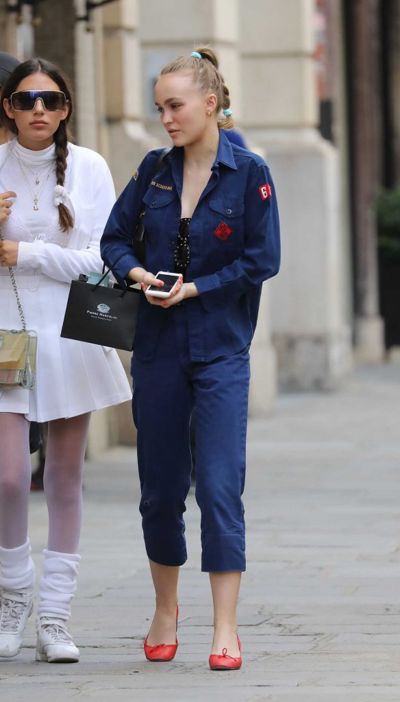 Lily-Rose Depp Goes Shopping at Annick Goutal's Perfumery in Paris 08/31/2017-2