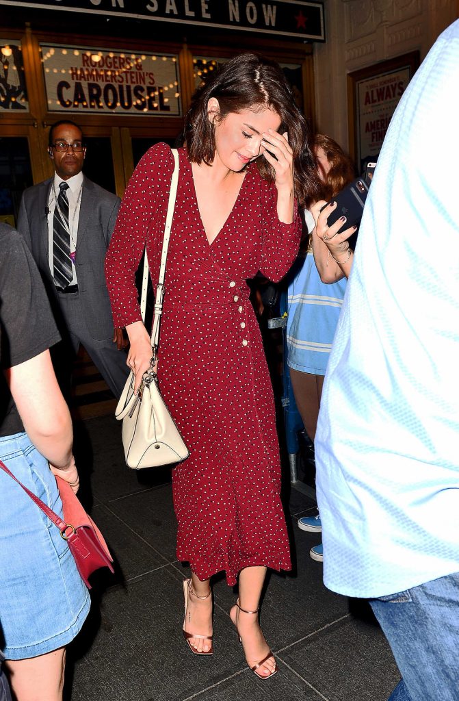 Selena Gomez Leaves a Broadway Show in NYC 09/28/2017-4