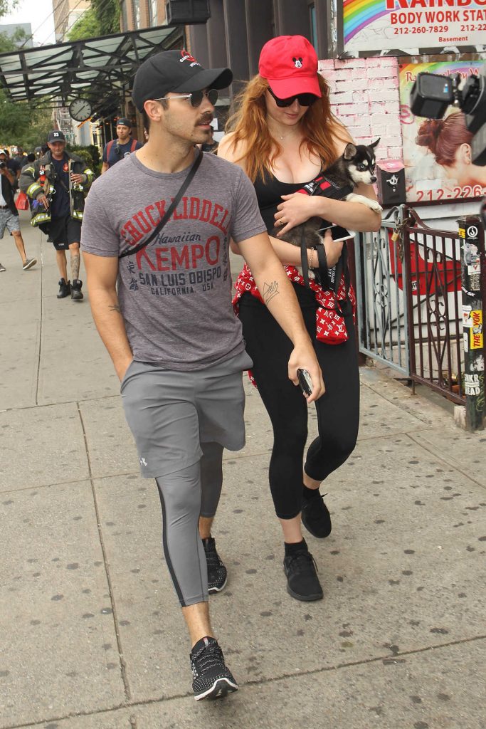 Sophie Turner Steps out With Joe Jonas and a Puppy in New York 09/09/2017-2