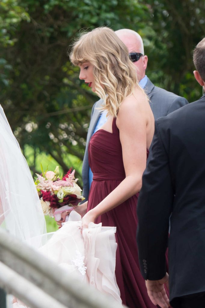 Taylor Swift Was Seen as a Bridesmaid at her BFF Abigail's Wedding in Martha's Vineyard 09/02/2017-4