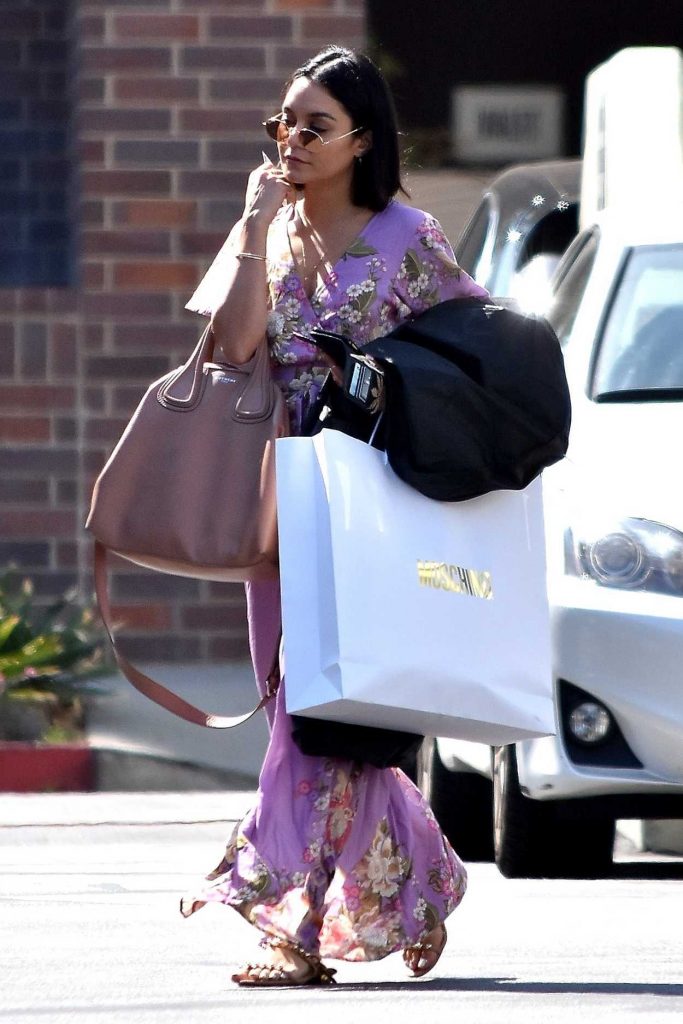 Vanessa Hudgens Goes Shopping in Beverly Hills 09/06/2017-3