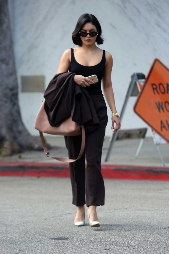Vanessa Hudgens Was Seen at the Gas Station in LA 08/31/2017-3