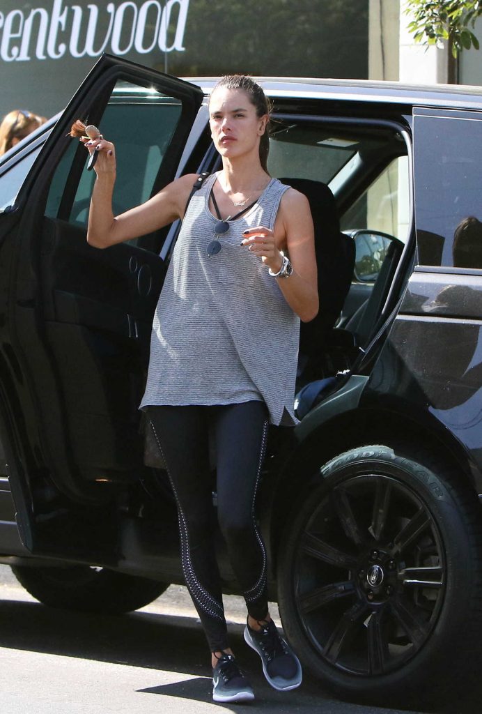 Alessandra Ambrosio Was Seen Out in Brentwood 10/09/2017-2