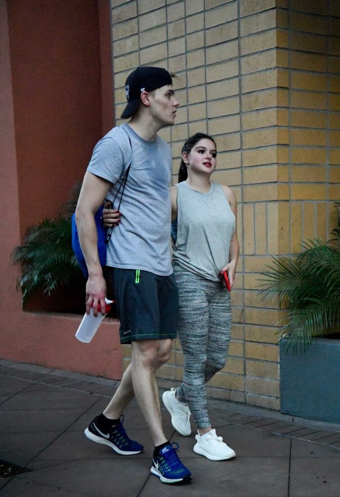 Ariel Winter Leaves the Gym With Her Boyfriend Levi Meaden in Los Angeles 10/24/2017-2