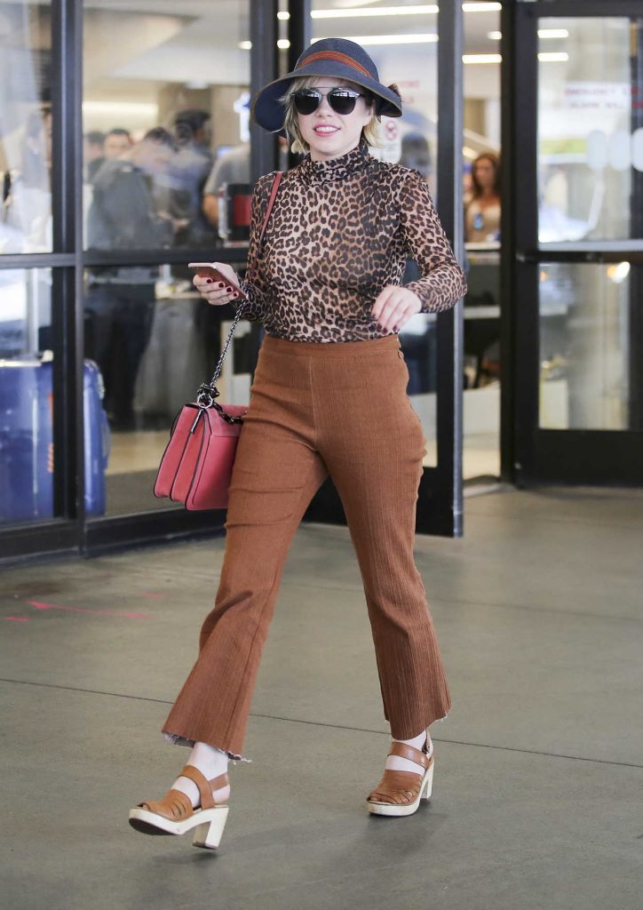 Carly Rae Jepsen Was Spotted at LAX Airport in LA 10/07/2017-2
