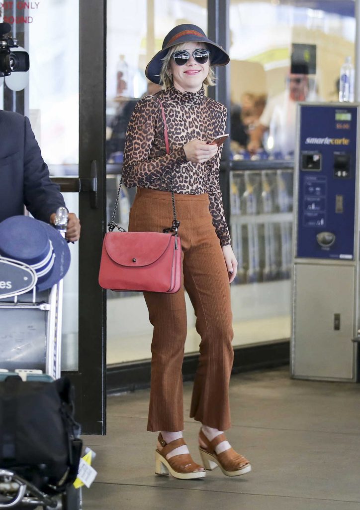 Carly Rae Jepsen Was Spotted at LAX Airport in LA 10/07/2017-4