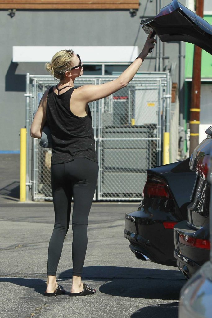 Charlize Theron Leaves Her Yoga Class in West Hollywood 10/15/2017-3