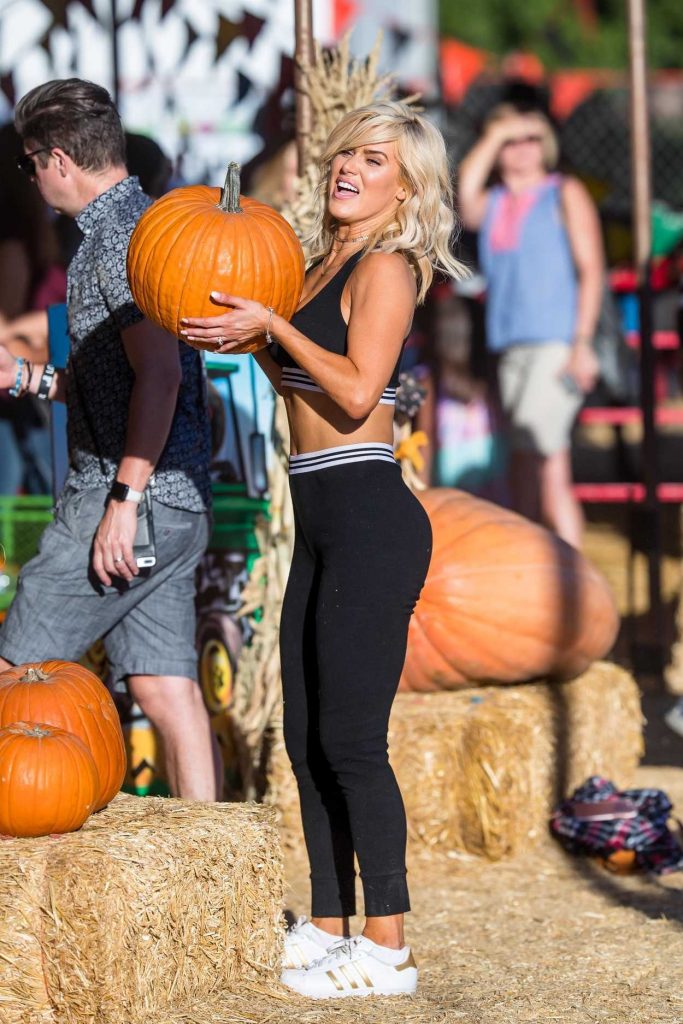 CJ Perry Was Seen at Tina's Pumpkin Patch in Los Angeles 10/25/2017-1