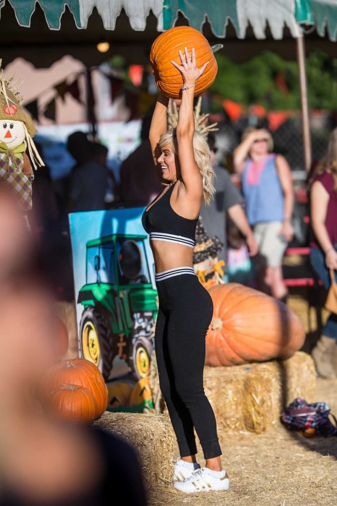 CJ Perry Was Seen at Tina's Pumpkin Patch in Los Angeles 10/25/2017-2
