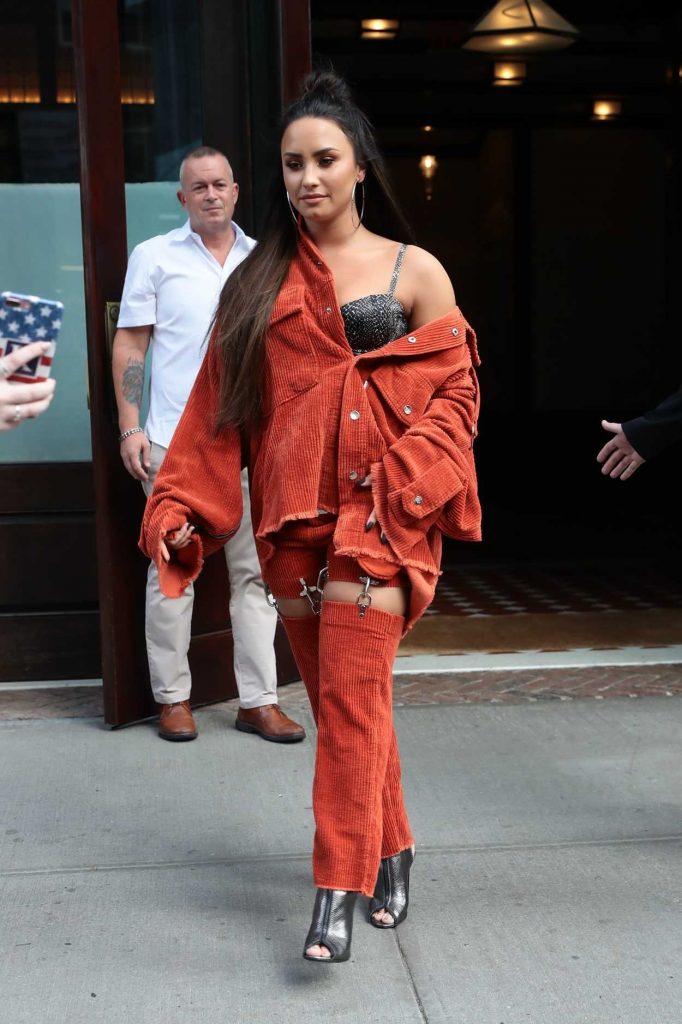 Demi Lovato Leaves Her Hotel in New York 10/07/2017-2