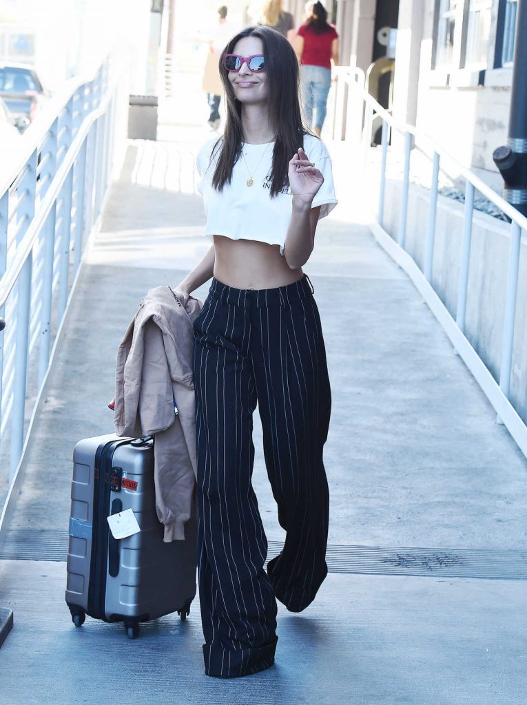 Emily Ratajkowski Arrives at LAX Airport in Los Angeles 10/16/2017-4