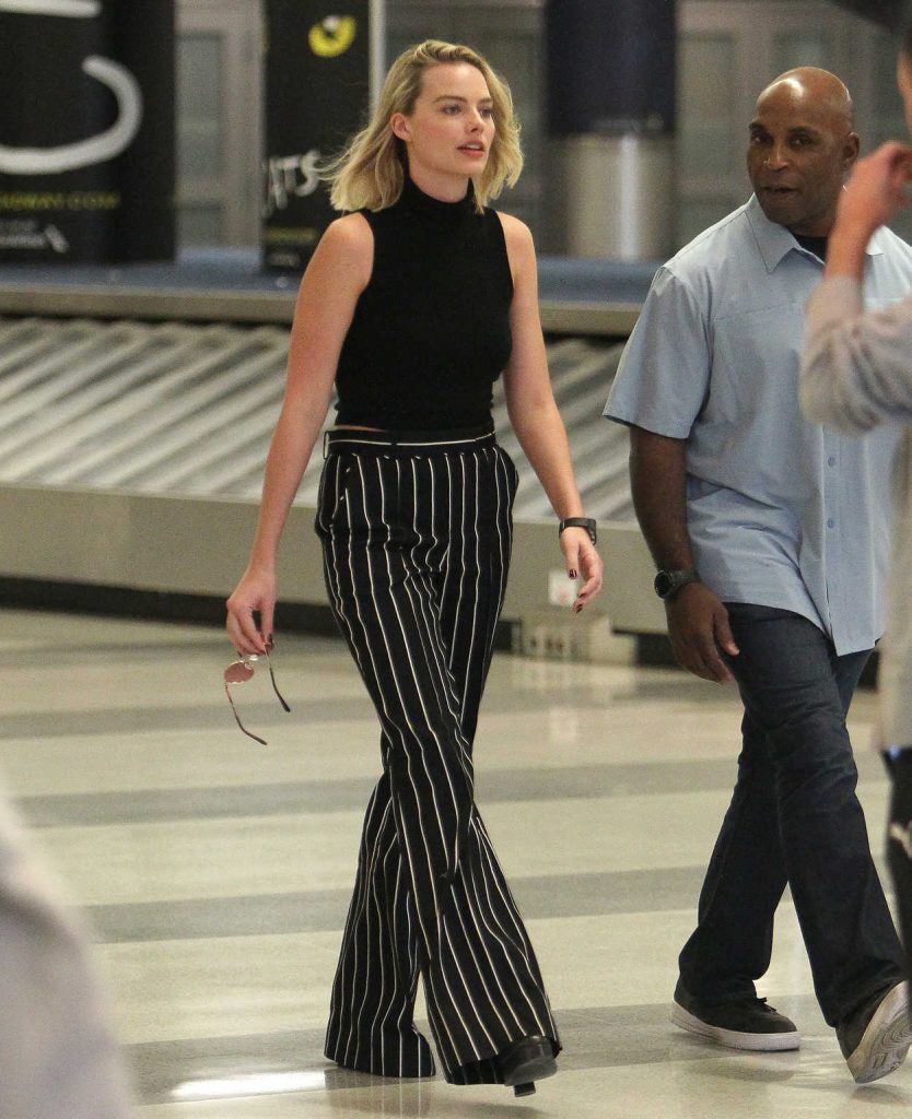 Margot Robbie Was Seen at JFK Airport in New York 10/08/2017-1