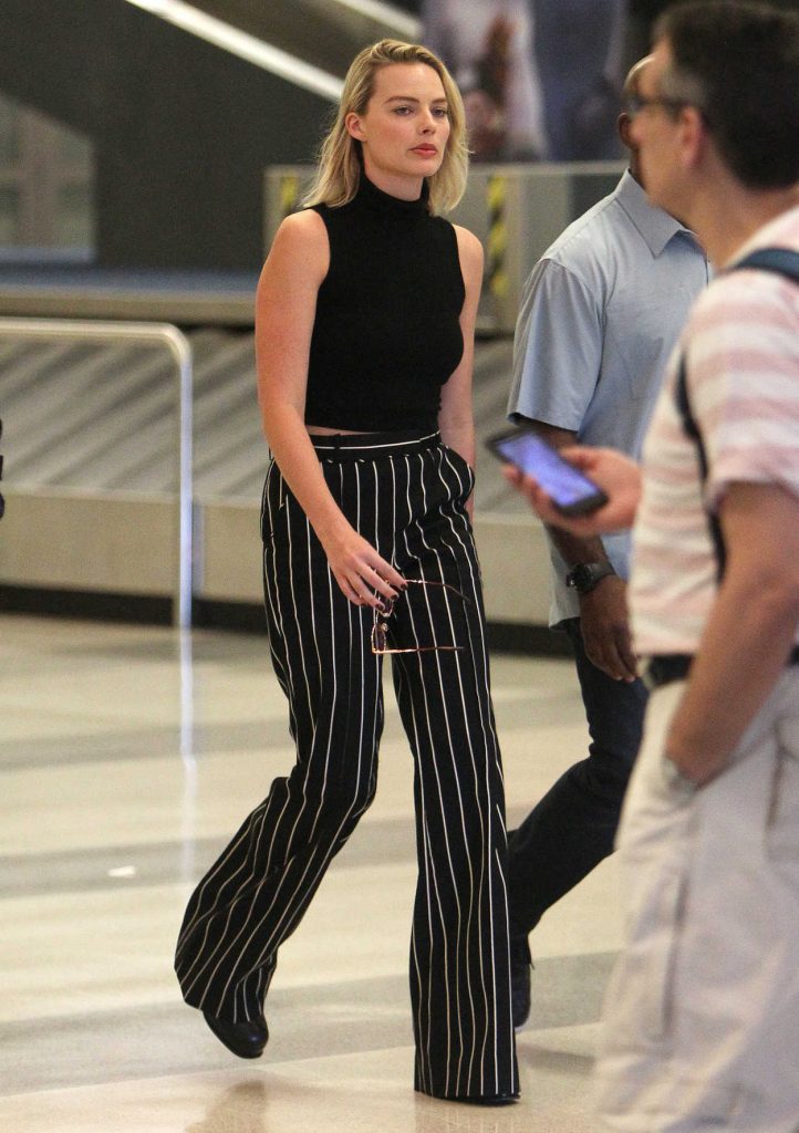 Margot Robbie Was Seen at JFK Airport in New York 10/08/2017-2
