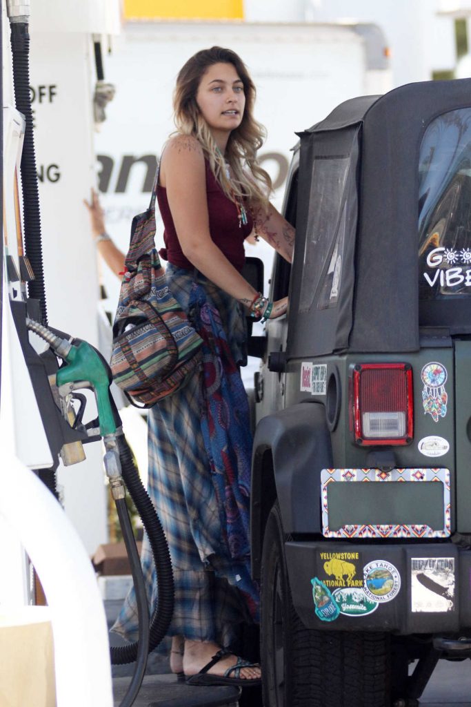 Paris Jackson Leaves a Gas Station in Los Angeles 10/06/2017-4