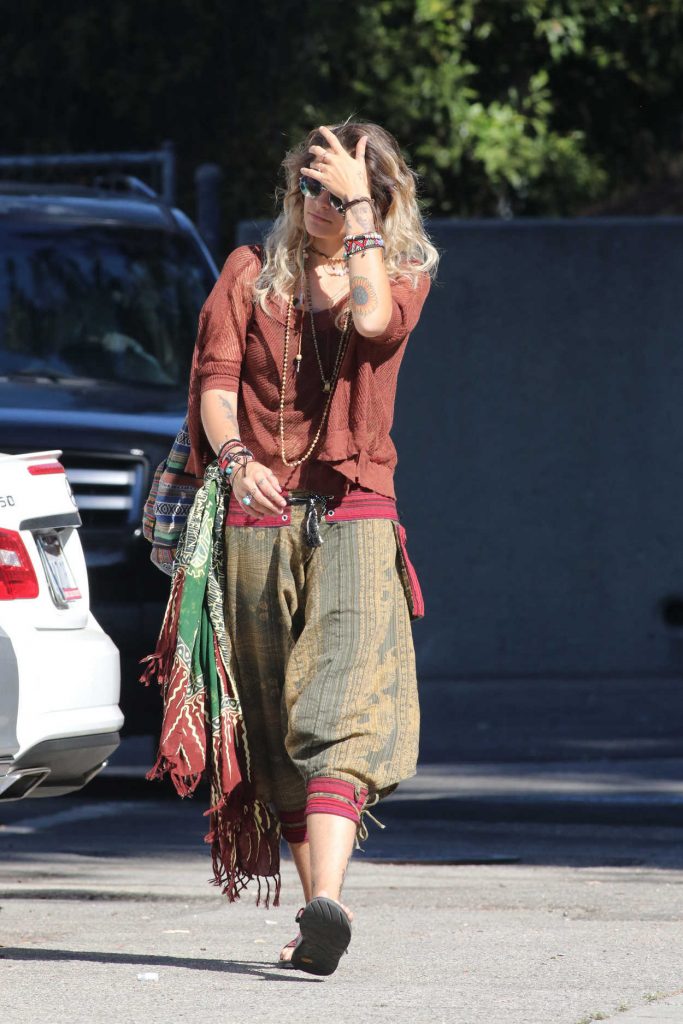 Paris Jackson Was Seen Out in Los Angeles 10/27/2017-2