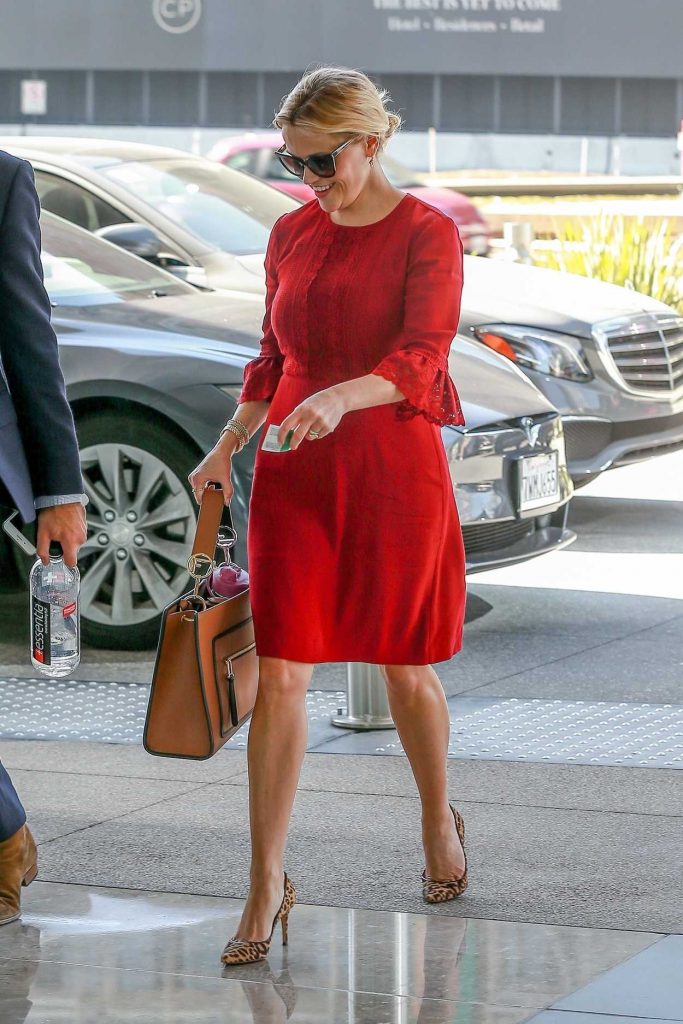 Reese Witherspoon Out for a Business Meeting in Los Angeles 10/27/2017-3