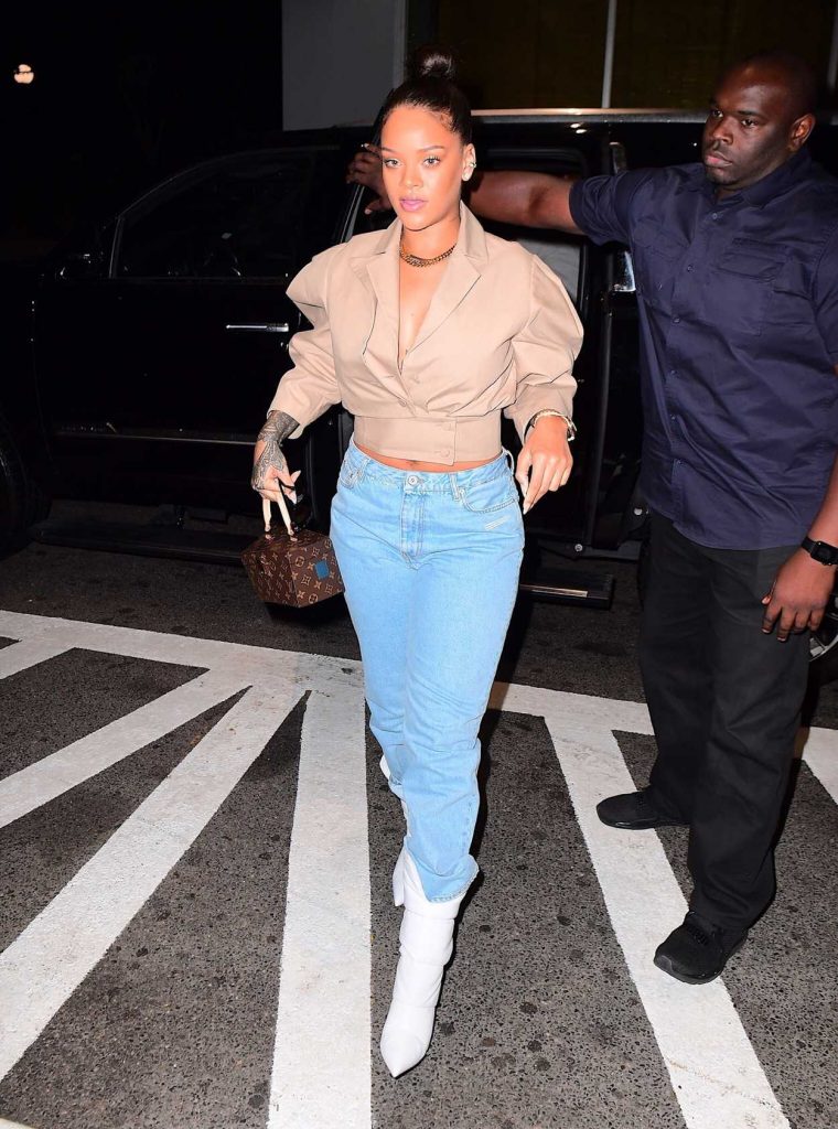 Rihanna Heads to the Dentist in New York City 10/11/2017-3