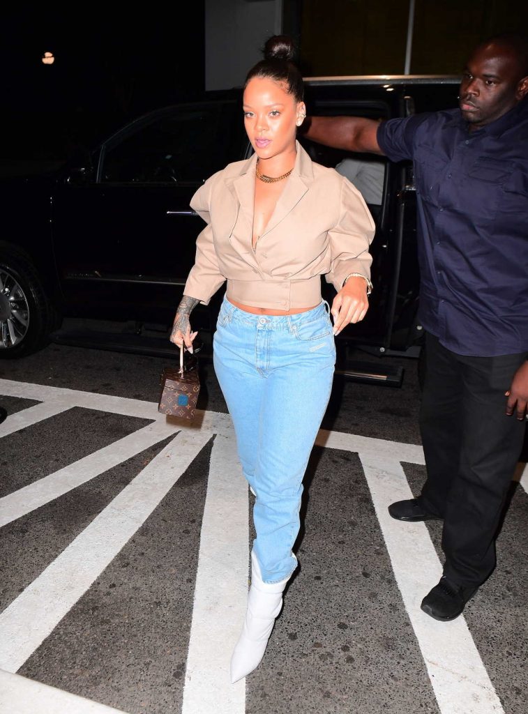 Rihanna Heads to the Dentist in New York City 10/11/2017-4