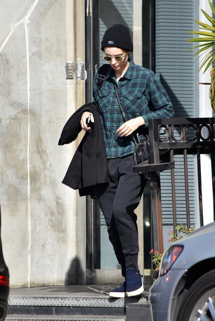 Rooney Mara Was Seen Out in West Hollywood 10/11/2017-1