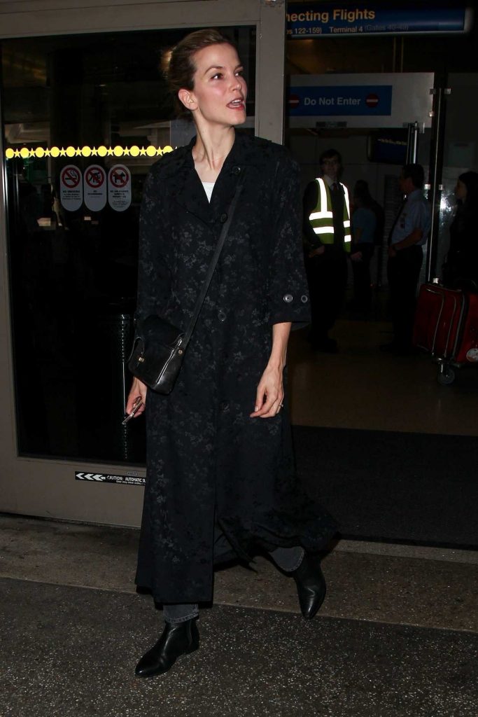 Sylvia Hoeks Was Seen at LAX Airport in Los Angeles 10/25/2017-4
