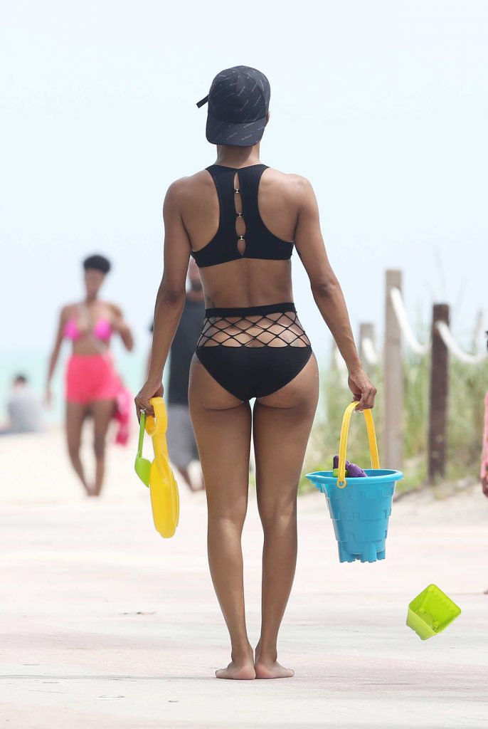 Teyana Taylor in Bikini at the Beach in Miami 10/06/2017-5