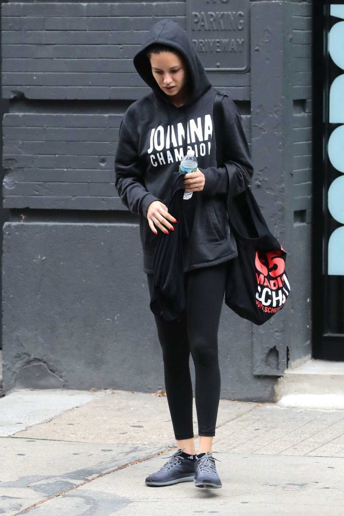 Adriana Lima Leaves a Gym in New York 11/07/2017-1