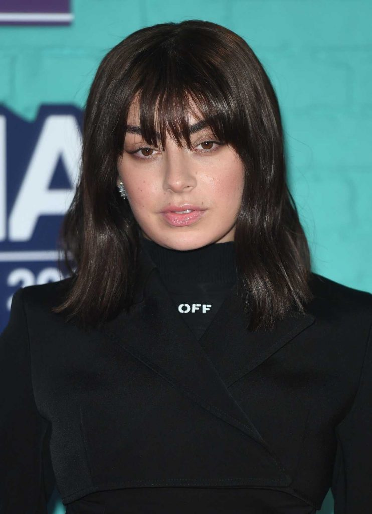 Charli XCX at the 24th MTV Europe Music Awards in London 11/12/2017-5