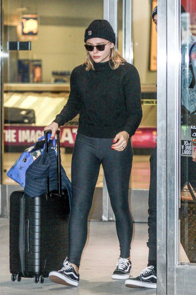 Chloe Moretz Was Spotted at JFK Airport With Brooklyn Beckham in NYC 11/27/2017-1