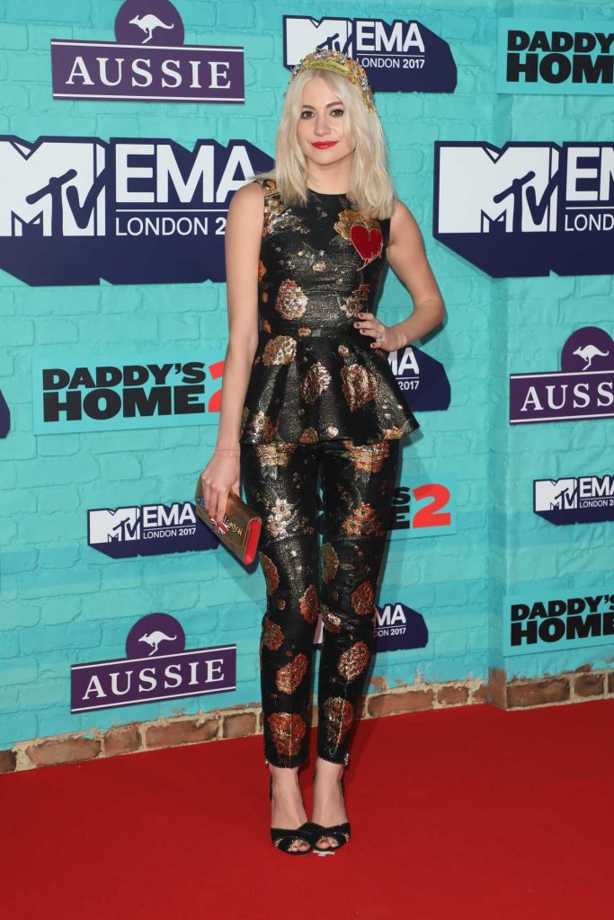 Pixie Lott at the 24th MTV Europe Music Awards in London 11/12/2017-1