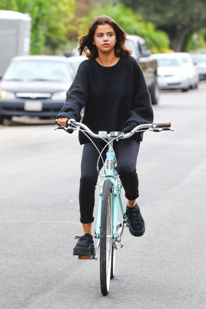 Selena Gomez Goes on a Bike Ride in LA 11/02/2017-3