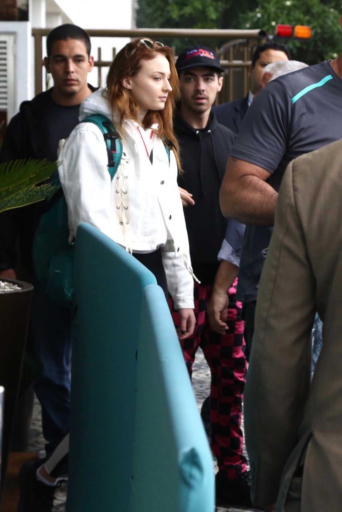 Sophie Turner Was Seen Out in Rio de Janeiro 11/20/2017-4