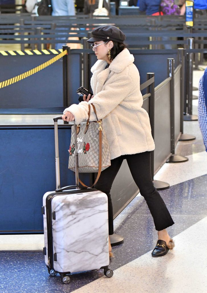 Vanessa Hudgens Arrives at LAX Airport in LA 11/07/2017-4