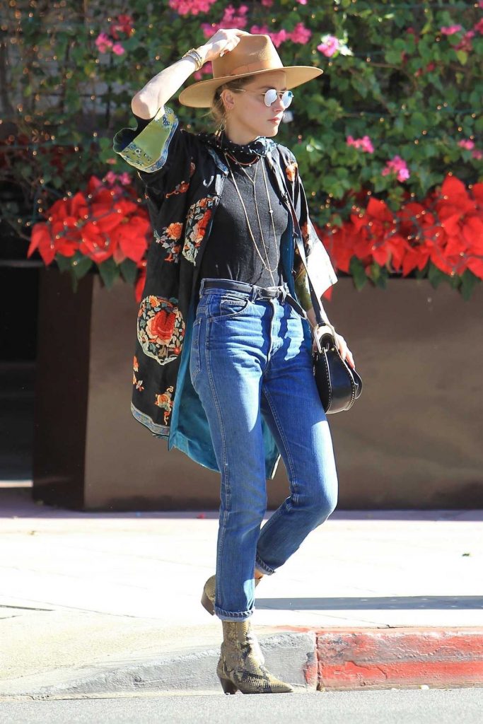 Amber Heard Was Seen Out in Beverly Hills 12/04/2017-2
