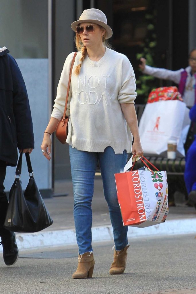Amy Adams Does Some Christmas Shopping at The Grove in Los Angeles 12/21/2017-3