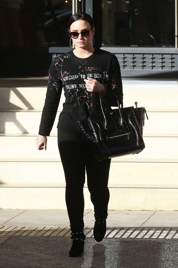 Demi Lovato Does Some Christmas Shopping in Beverly Hills 12/24/2017-3