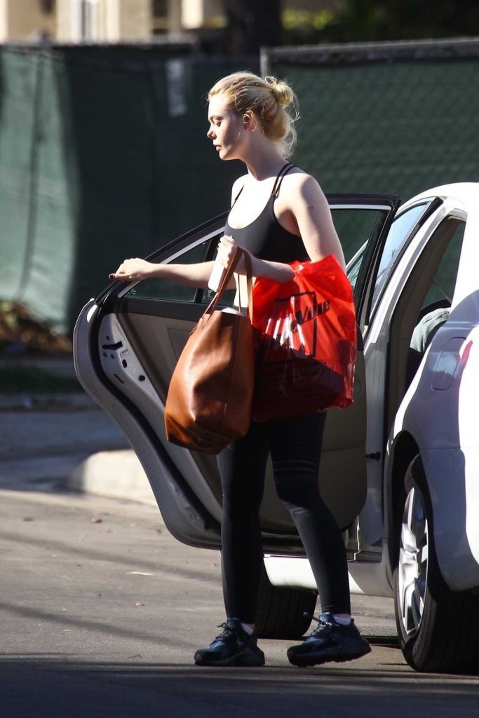 Elle Fanning Grabs a Ride in Beverly Hills 12/02/2017-2